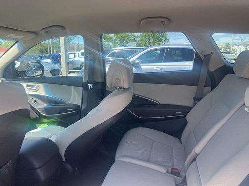 2018 Hyundai SANTA FE SE