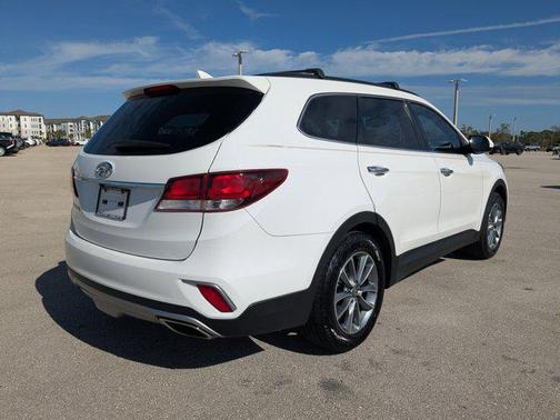 2018 Hyundai SANTA FE SE