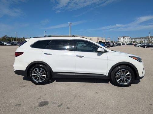 2018 Hyundai SANTA FE SE