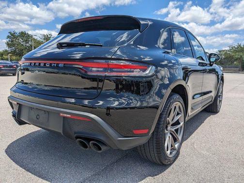 2022 Porsche Macan Base