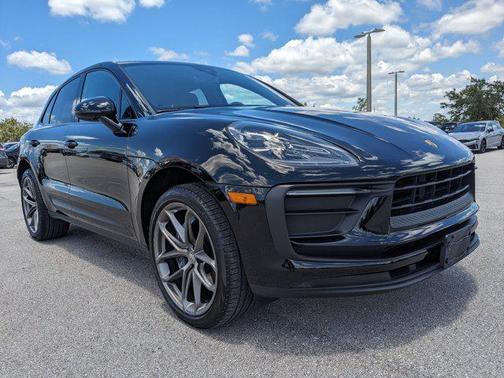 2022 Porsche Macan Base
