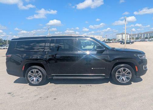 Diamond Black Crystal Pearlcoat 2023 Jeep Wagoneer L Series II 4x4