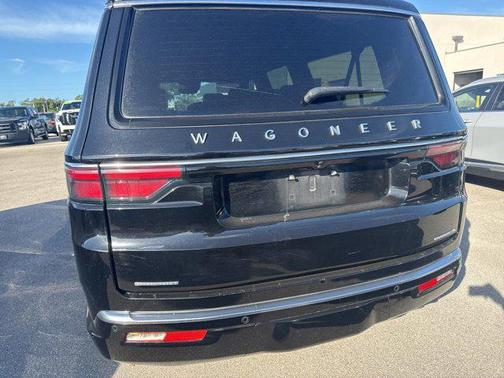 Diamond Black Crystal Pearlcoat 2023 Jeep Wagoneer L Series II 4x4