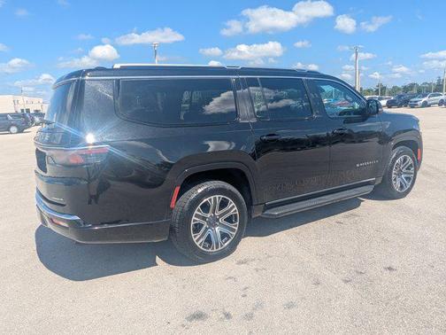 Diamond Black Crystal Pearlcoat 2023 Jeep Wagoneer L Series II 4x4