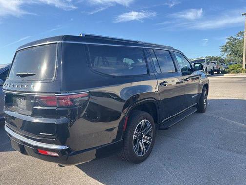 Diamond Black Crystal Pearlcoat 2023 Jeep Wagoneer L Series II 4x4