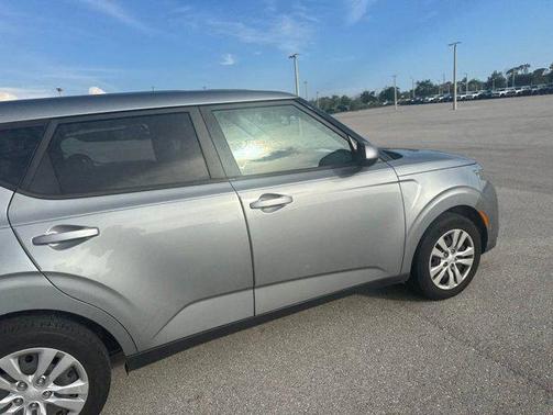 Steel Gray 2022 Kia Soul LX