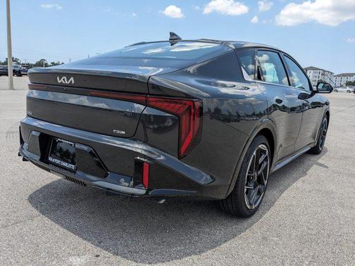 2025 Kia K4 GT-Line