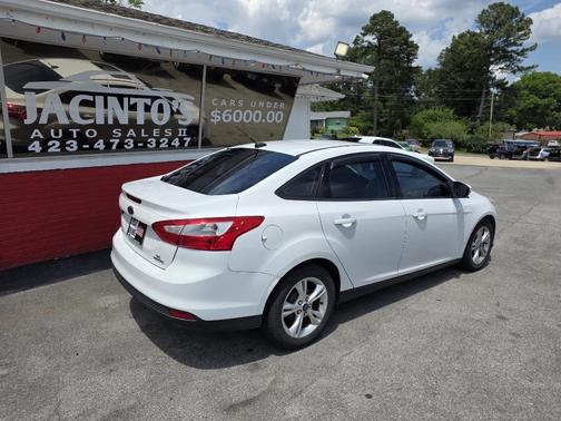 Oxford White 2013 Ford Focus SE