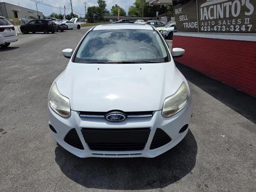 Oxford White 2013 Ford Focus SE