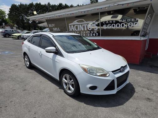Oxford White 2013 Ford Focus SE