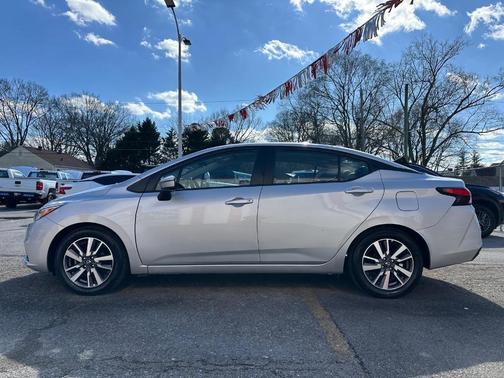Brilliant Silver Metallic 2020 Nissan Versa 1.6 SV