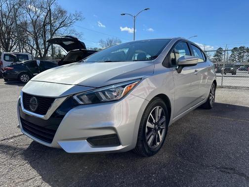 Brilliant Silver Metallic 2020 Nissan Versa 1.6 SV