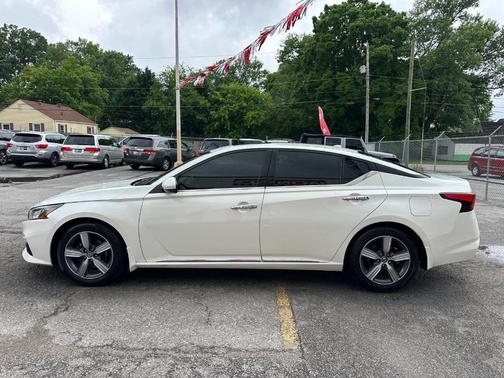 Pearl White Tricoat 2019 Nissan Altima 2.5 SV