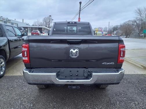 2024 RAM 2500 Tradesman Crew Cab 4x4 8' Box