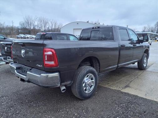2024 RAM 2500 Tradesman Crew Cab 4x4 8' Box