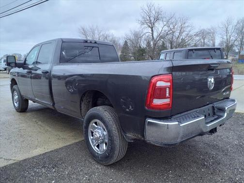 2024 RAM 2500 Tradesman Crew Cab 4x4 8' Box