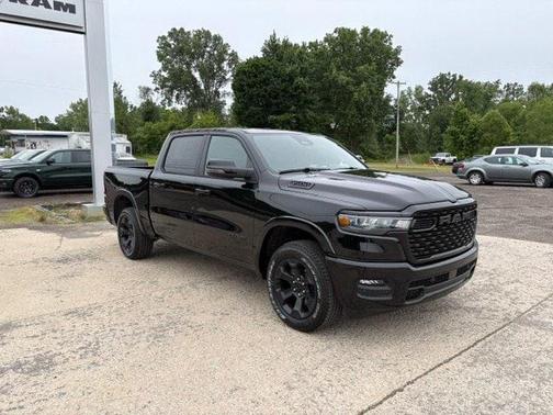Diamond Black Crystal Pearlcoat 2026 RAM 1500 Big Horn/Lone Star