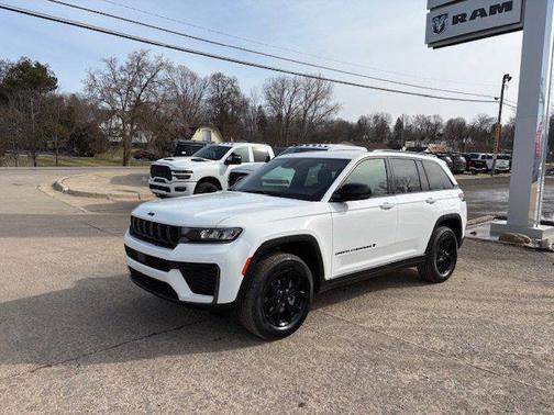 2026 Jeep Grand Cherokee Altitude
