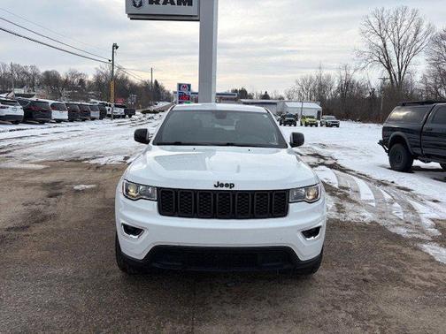 2022 Jeep Grand Cherokee Laredo