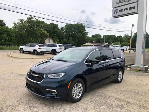 2025 Chrysler Pacifica L