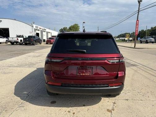 Velvet Red Pearlcoat 2025 Jeep Grand Cherokee Altitude