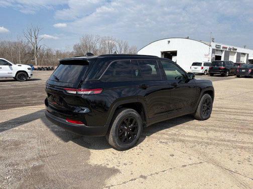 2026 Jeep Grand Cherokee Altitude