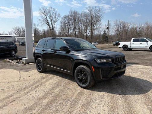2026 Jeep Grand Cherokee Altitude