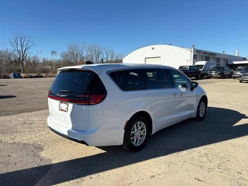 2026 Chrysler Pacifica L