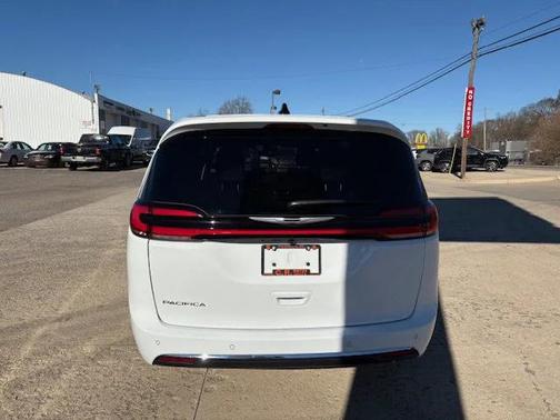 2026 Chrysler Pacifica L