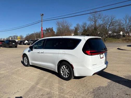 2026 Chrysler Pacifica L