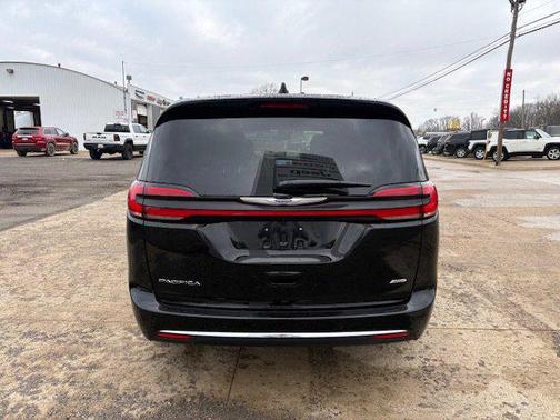 2026 Chrysler Pacifica L