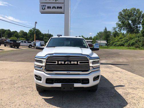 2024 RAM 2500 Laramie Crew Cab 4x4 6'4' Box