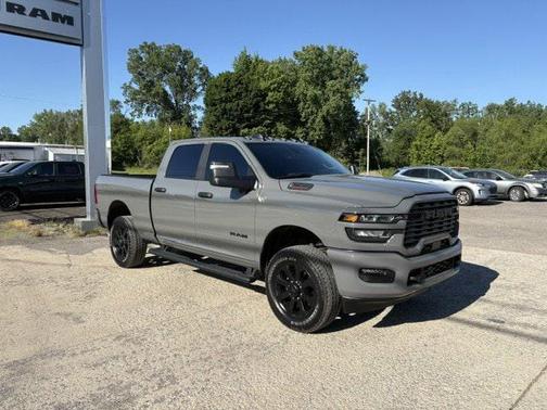 Ceramic Gray Clearcoat 2026 RAM 2500 Big Horn Crew Cab 4x4 6'4' Box