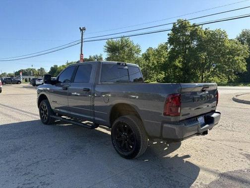 Ceramic Gray Clearcoat 2026 RAM 2500 Big Horn Crew Cab 4x4 6'4' Box