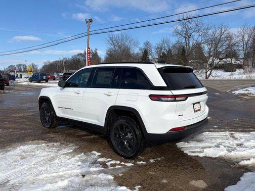 2026 Jeep Grand Cherokee Altitude