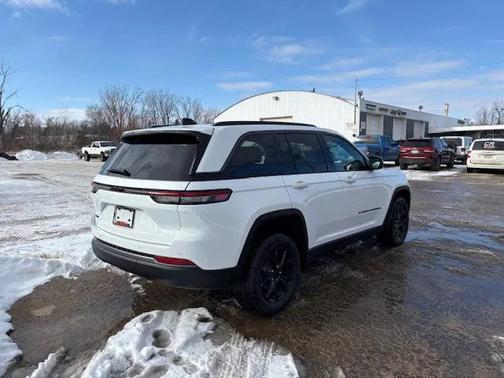 2026 Jeep Grand Cherokee Altitude