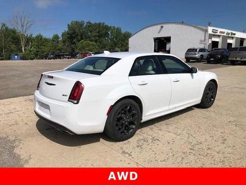 2022 Chrysler 300 Touring