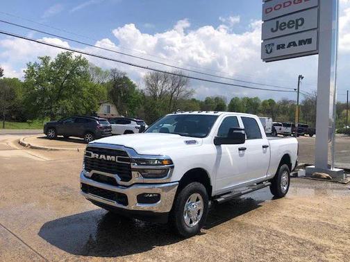 2025 RAM 2500 Tradesman Crew Cab 4x4 6'4' Box
