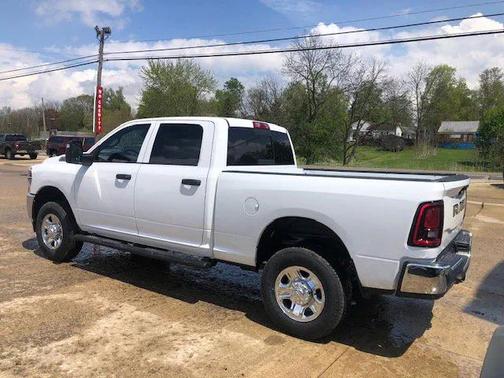 2025 RAM 2500 Tradesman Crew Cab 4x4 6'4' Box