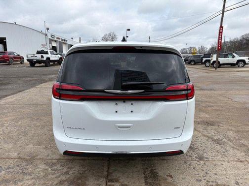 2026 Chrysler Pacifica L