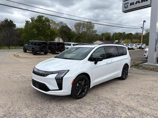 Bright White Clearcoat 2027 Chrysler Pacifica Limited
