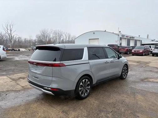 2023 Kia Carnival EX