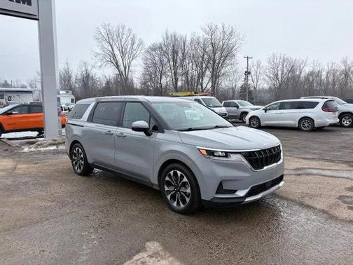 2023 Kia Carnival EX