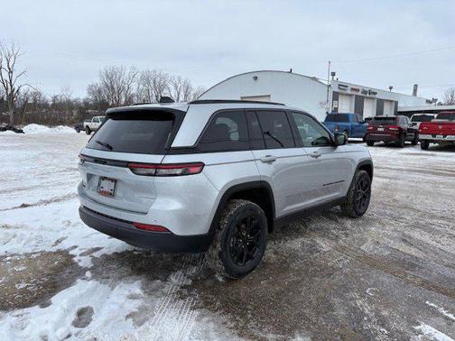 2026 Jeep Grand Cherokee Altitude