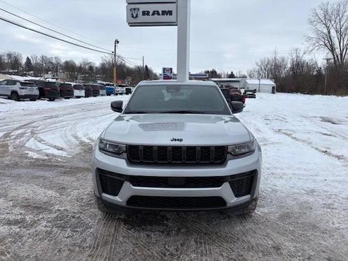 2026 Jeep Grand Cherokee Altitude