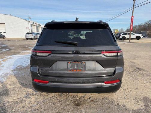 2026 Jeep Grand Cherokee Altitude