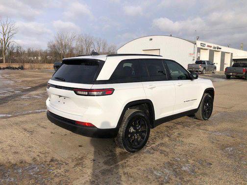 2025 Jeep Grand Cherokee Altitude