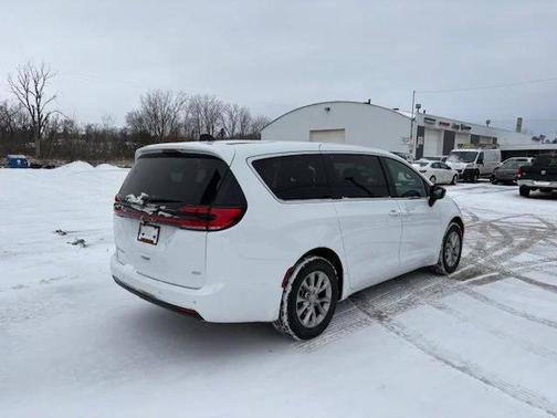 2026 Chrysler Pacifica L