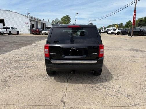Black Clearcoat 2016 Jeep Patriot Latitude