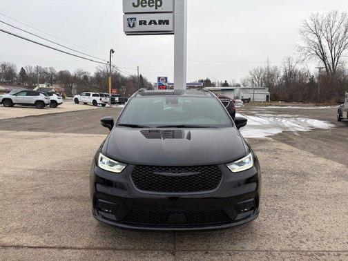 2026 Chrysler Pacifica L